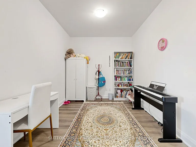 20 Gatineau Dr #1708E — Photo 12