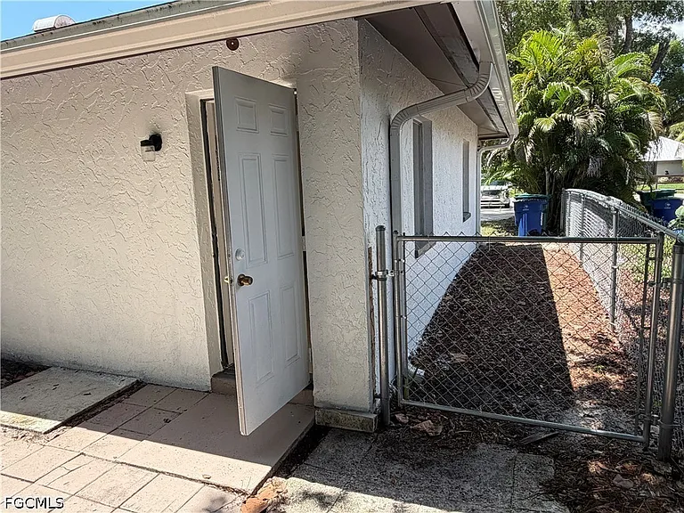 5829 Casablanca Ct — Photo 8