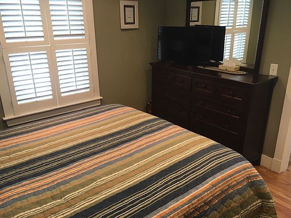 4th image of 132 Highland Ave