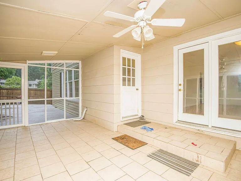 11144 Pleasant Forest Dr — Photo 49