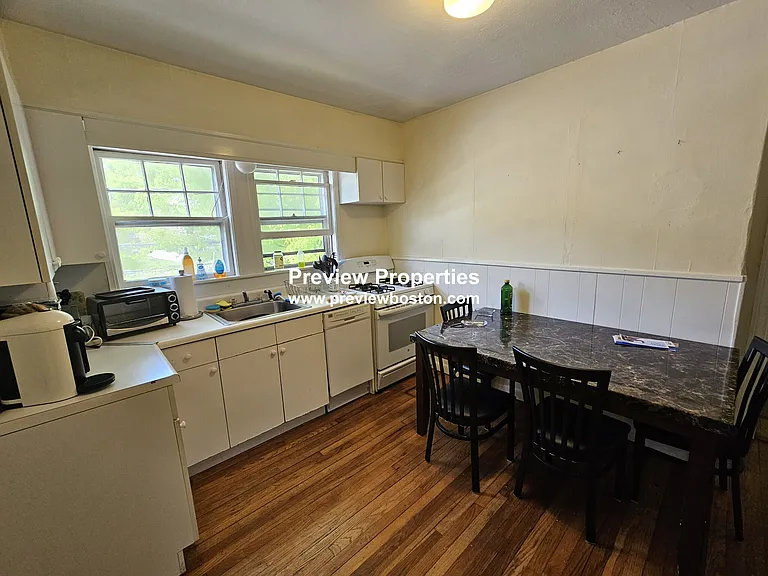 14 Champney St #2P — Photo 7