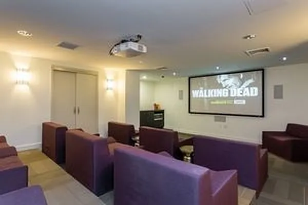 Rented by Lisa Management | media 4