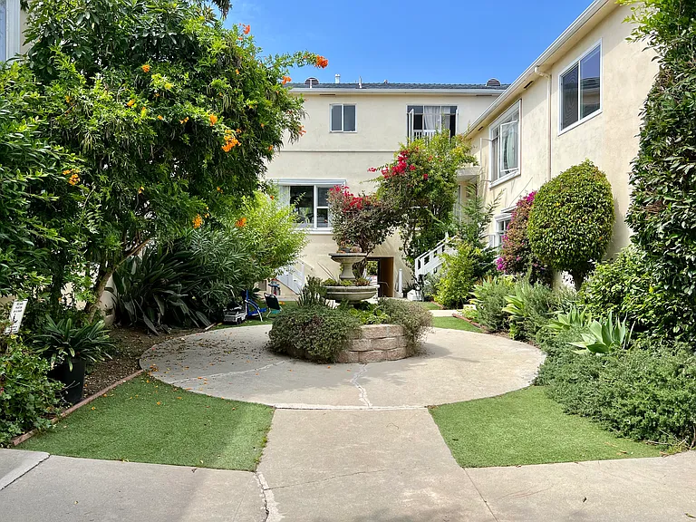 401 San Vicente Blvd #D — Photo 22