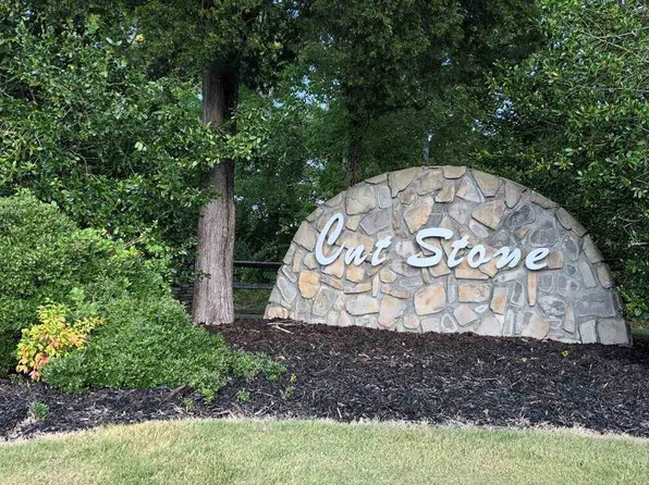 17 Cut Stone Rd, Tuscumbia, AL 35674