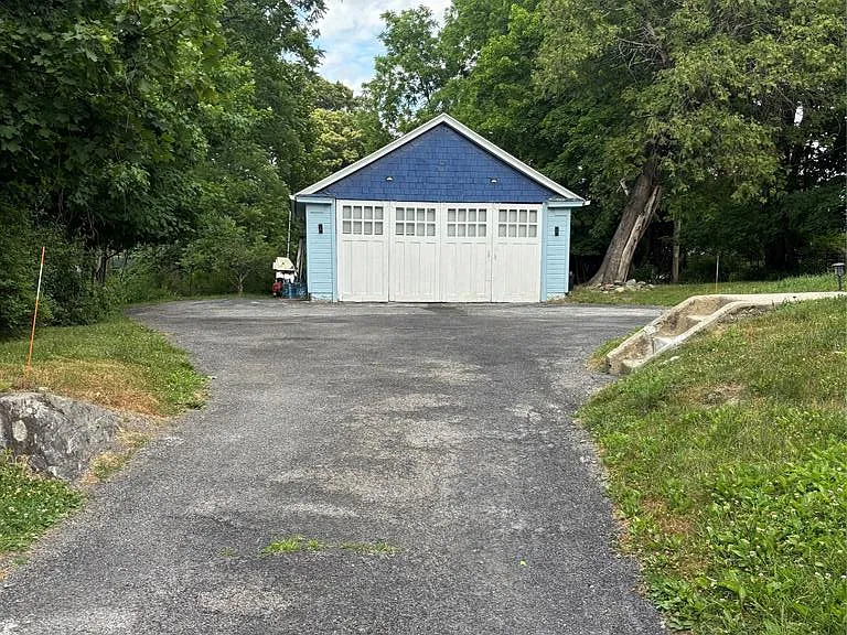 108 Hooker Ave — Photo 24