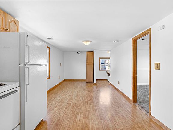 3rd image of 810 2nd St Floor 2