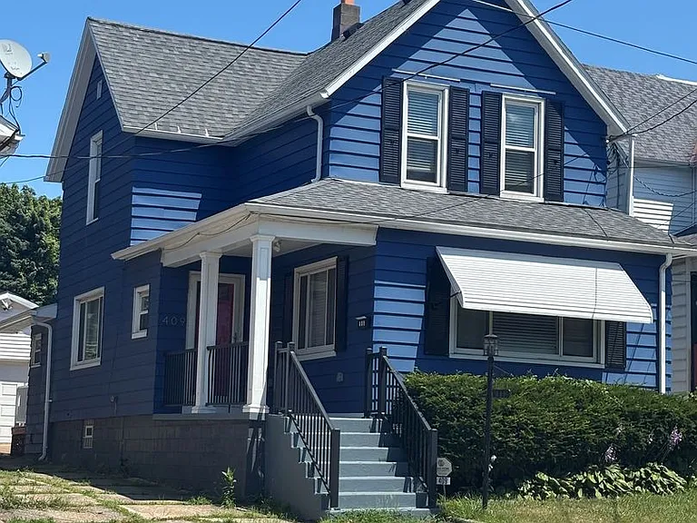 409 Parade St — Photo 1