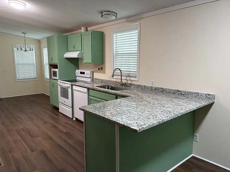 200 Pecan St — Photo 5