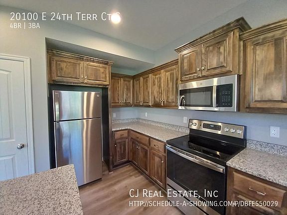 5th image of 20100 E 24th Terrace Ct S