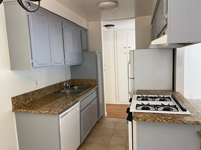 12731 Mitchell Ave #4 — Photo 9