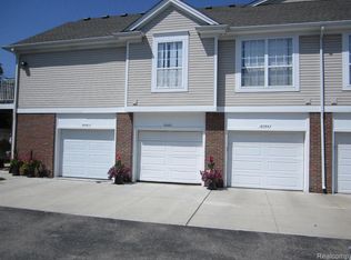 16364 Grandview Dr, Macomb, MI 48044