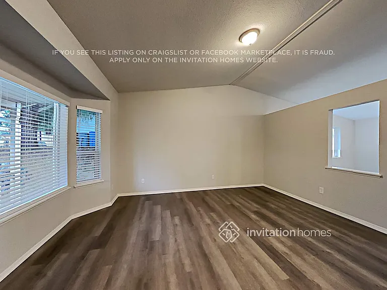 15804 86th Avenue Ct E — Photo 3