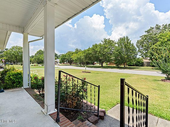 3rd image of 414 Thomas Drive