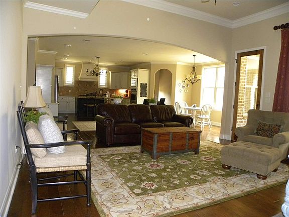 5th image of 145 Saunders Creek Dr