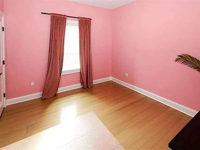 1860 Commons Pl NW — Photo 18