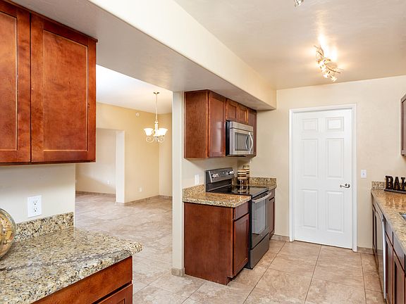 3rd image of 10206 E Placita Cresta Feliz