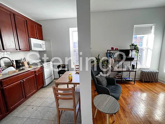 Rented by Sterling Realty Solution Inc | media 4