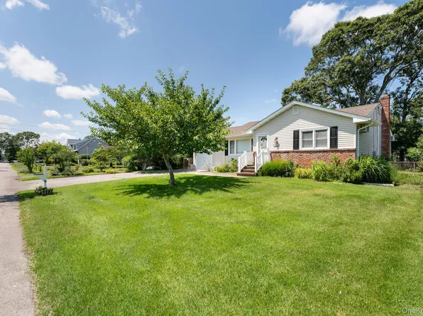 23 Staller Boulevard, Hampton Bays, NY 11946