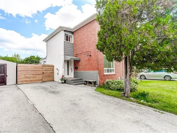 2488 Brookhurst Rd, Mississauga, ON L5J 1R3