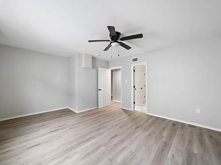 Saphira Apartments — Photo 9