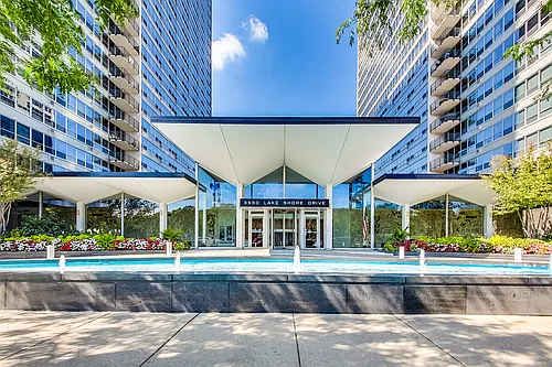 3550 N Lake Shore Dr Photo 1