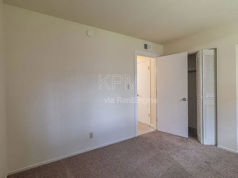 1227 Pinetree Dr #1 — Photo 13