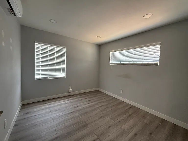 4830 Solola Ave #A — Photo 11