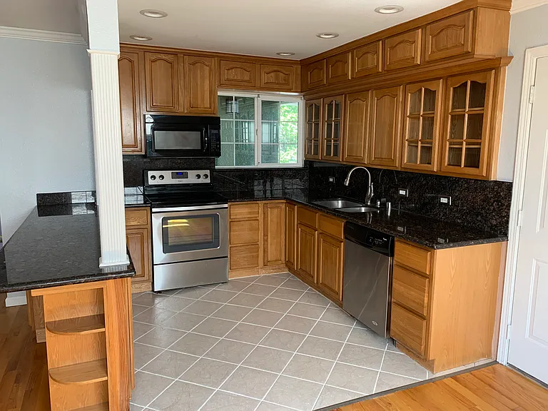 2596 E Olivera Rd — Photo 2
