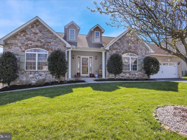 20 Sawgrass Dr, Reading, PA 19606