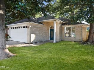 7707 Falcon Cir, Ocean Springs, MS 39564