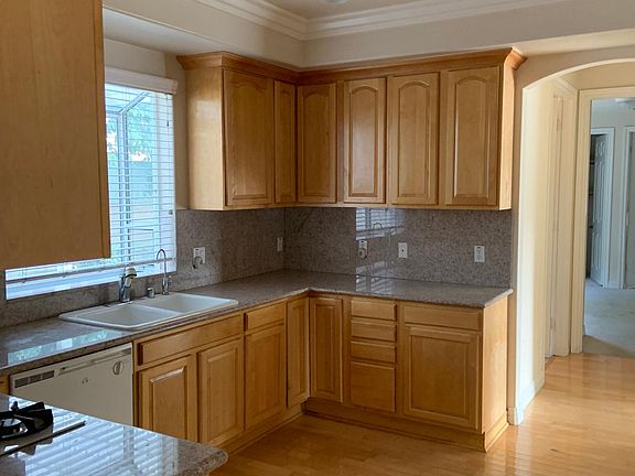5th image of 539 N Lincoln Ave
