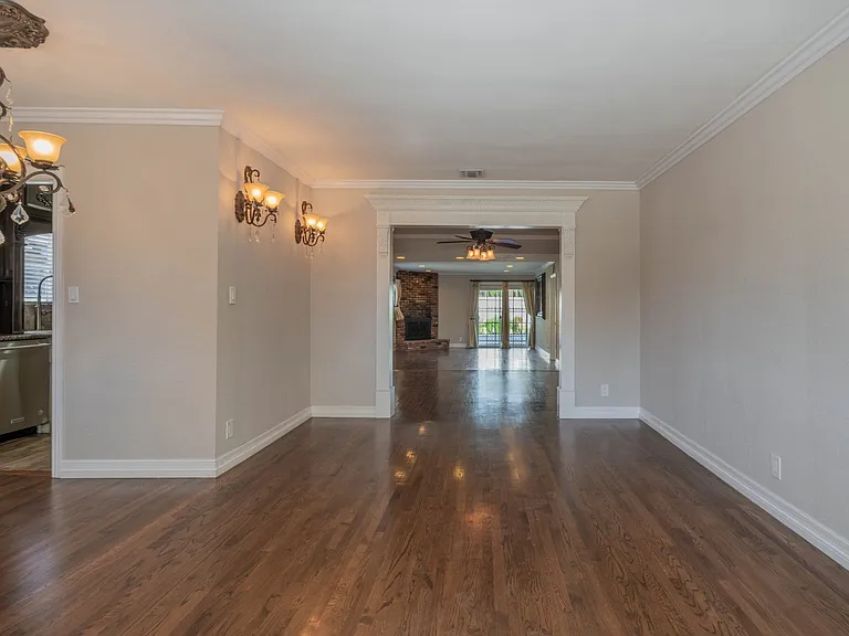 8538 Remick Ave — Photo 3