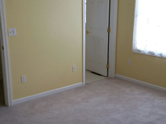 4th image of 244 Donna Ave