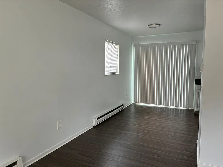 Waynedale Circle Apartments — Photo 25