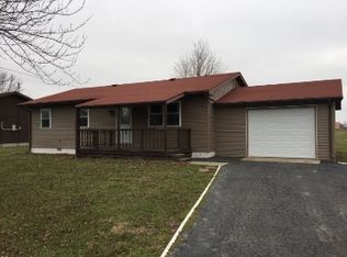 115 Howell St, Cisne, IL 62823