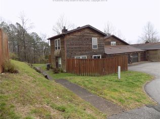 301 Powder Horn Rd, Charleston, WV 25314