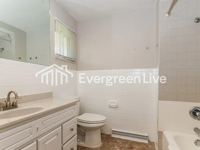320 Blairwood Dr — Photo 14