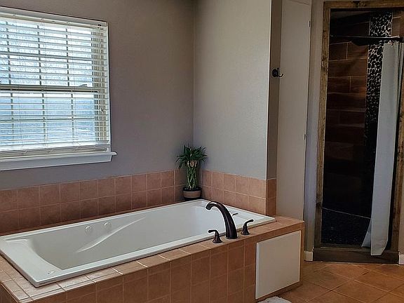 Master bath 
