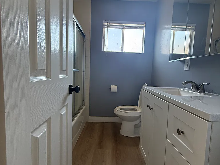 308 E Airport Ave #B — Photo 3
