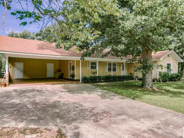 105 Virginia St, Linden, TX 75563