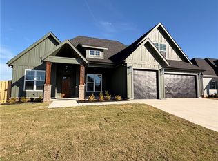 2728 Amaris Ave, Lowell, AR 72745