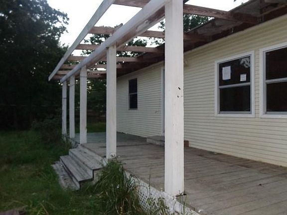 3rd image of 24660 Canterbury Cir
