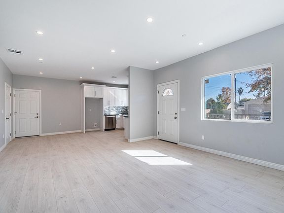 5th image of 1400 Leland Way #102