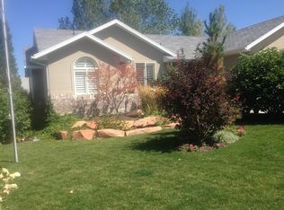 14121 S New Peak Cir, Riverton, UT 84096