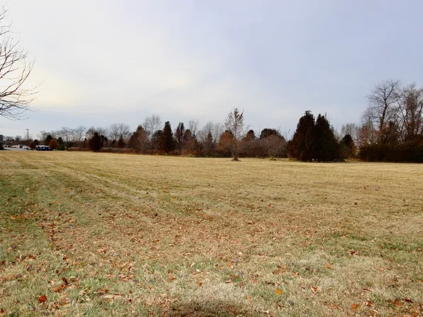 1180 Lakewood Dr, Morris, IL 60450