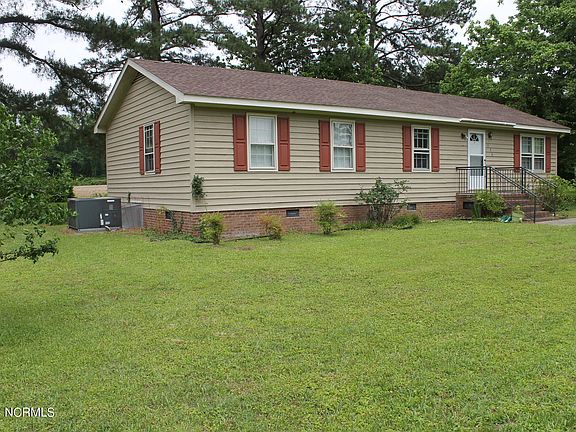 3rd image of 546 Sunset Terrace