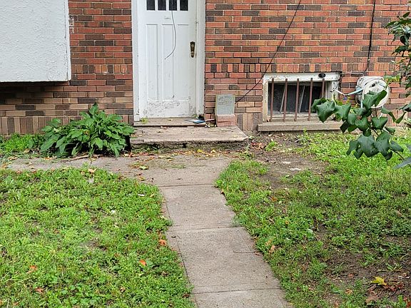 2nd image of 312 Colborne St