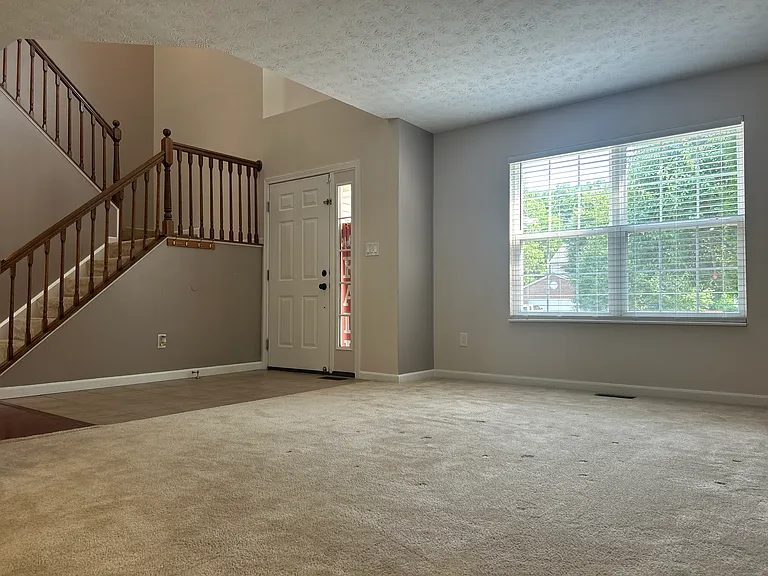 6631 Lovell Ct — Photo 4