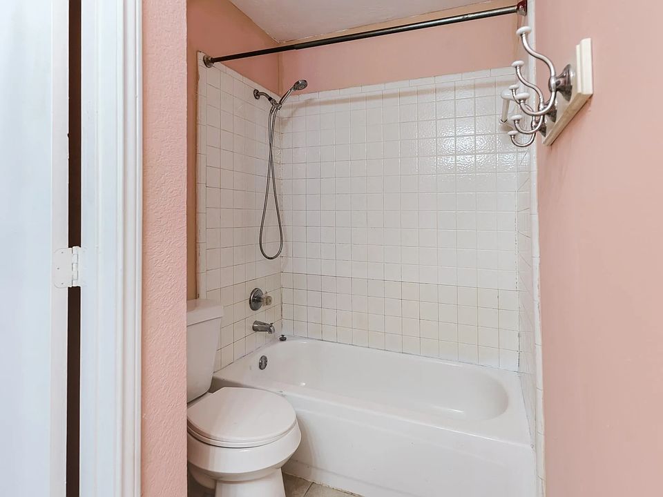 1st image of 1504 Hux Ct