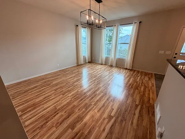 908 Mineral Dr — Photo 11